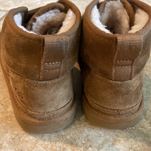 UGG shoes - Picture 2 of 6